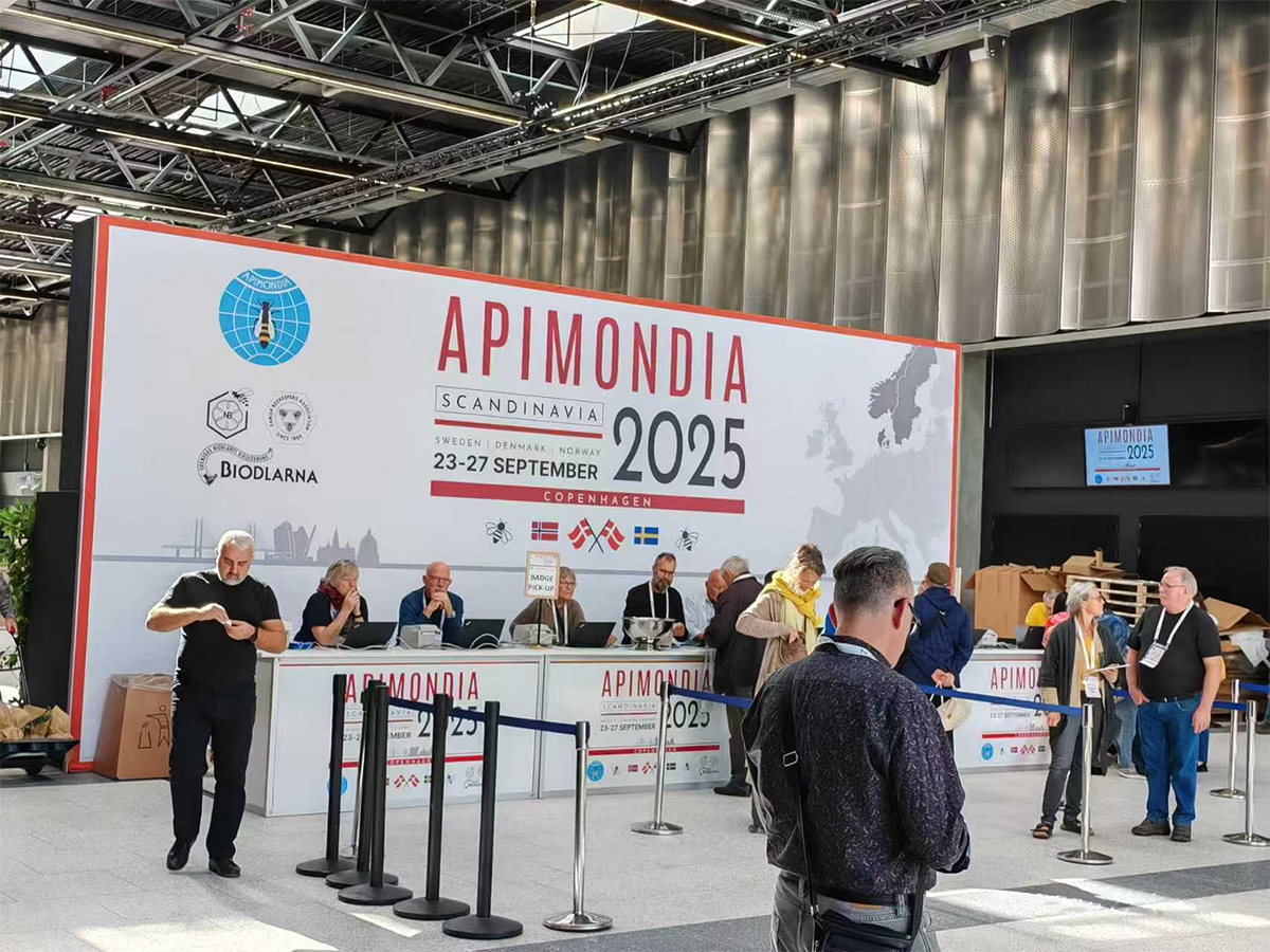 APIBUZZ participe au 49ème Congrès Apimondia, Organisation Apicole